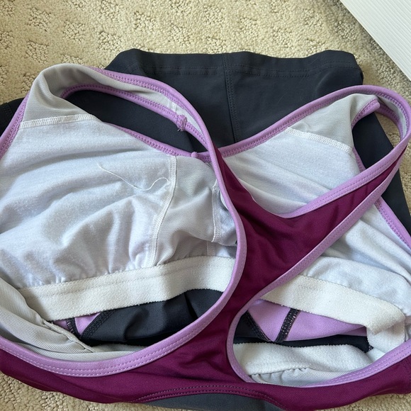 Nike Work Out Top - Picture 2 of 4